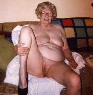 amateur granny nude