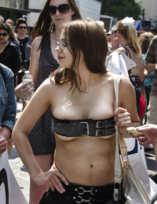 Naked Teenager Pictures: Candids -