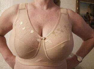 Enormous boobsmom hooter-sling and